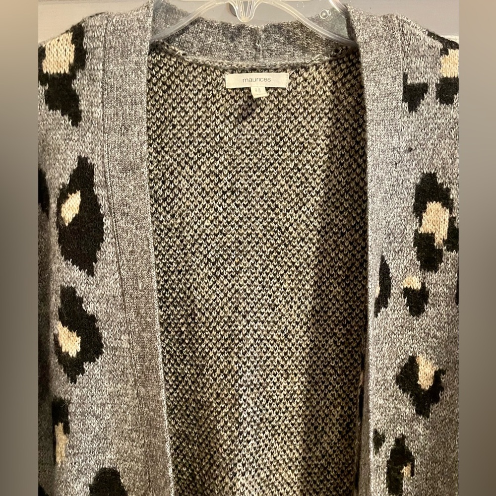 Gray Leopard Print Women's Cardigan - Picture 4 of 6